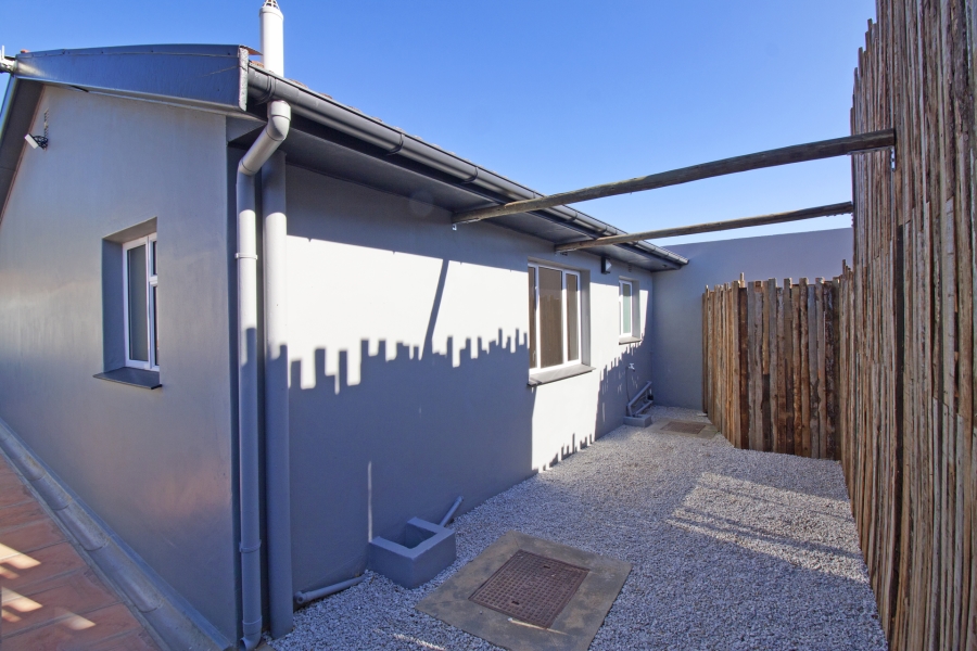 To Let 3 Bedroom Property for Rent in Sunnydale Western Cape